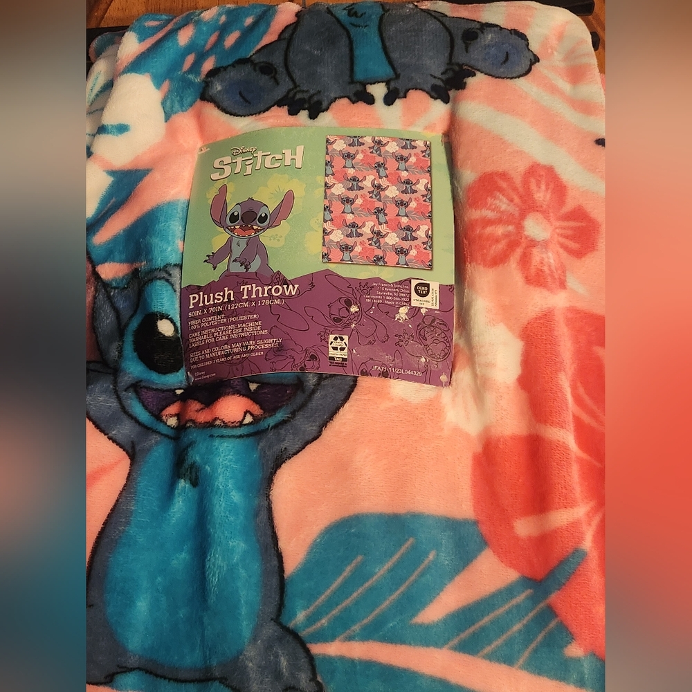 New Disney's Stitch Tropical Blue 50" x 70" Super Soft Throw Blanket NWT
